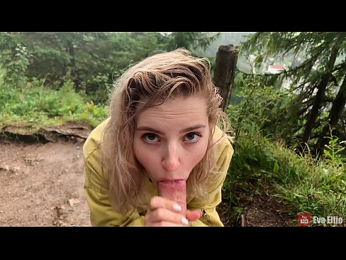 ❤️ Meitene norij spermu pēc publiska blowjoba - Eva Elfi Seks video pie mums ❌️