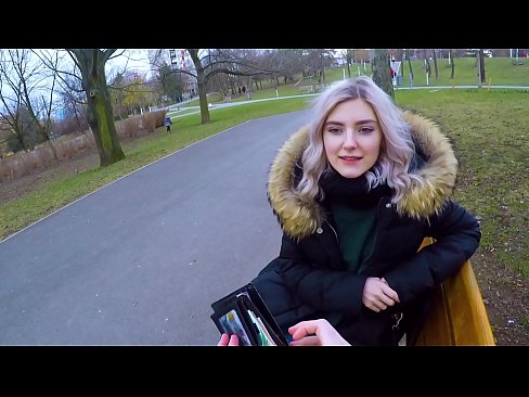 ❤️ Norij svešinieka karstu spermu par naudu - blowjob in the park by Eva Elfie Seks video pie mums ❌️